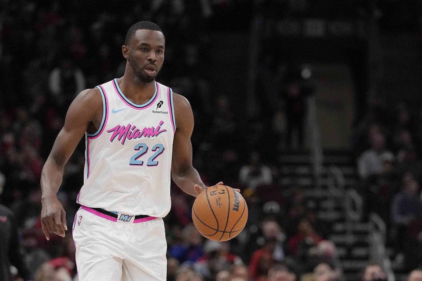 斯波：我们看到了维金斯在攻防两端的潜力 他仍有很大的成长空间