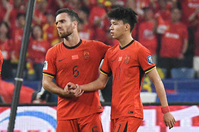 伟德体育首页-王钰栋：我的进攻端任务是协助另一个中锋，盼用特点冲击印尼防线