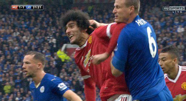 伟德体育平台-尺度宽松争议不少 英超的判罚走上了错误路线？